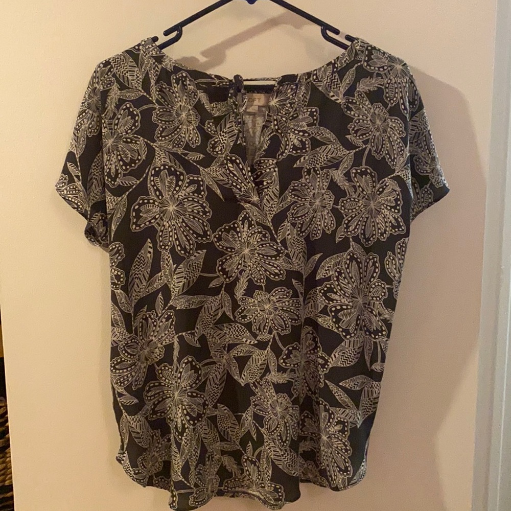 Cute Top/Blouse